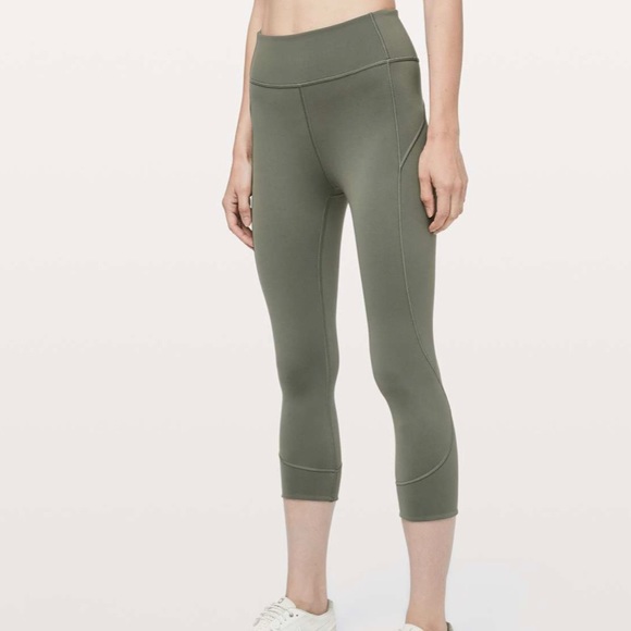 NWT Lululemon In Movement Crop Leggings - Size 8 - Picture 2 of 8